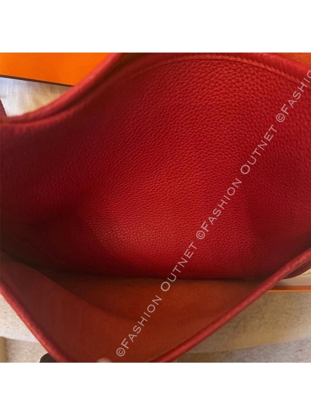 Hermés Evelyne III 29 PM in Rouge Garance Clemence Leather Red Crossbody Bag - Picture 6 of 16